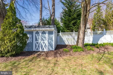 Exterior - 11 Williams Dr, Annapolis, MD 21401 photo 10 of 13