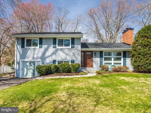 11 Williams Dr, Annapolis, MD 21401