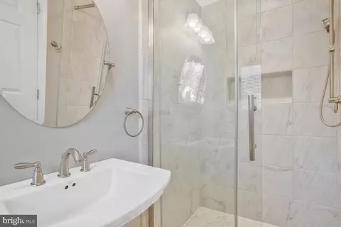 Bath - 11 Williams Dr, Annapolis, MD 21401 photo 2 of 2