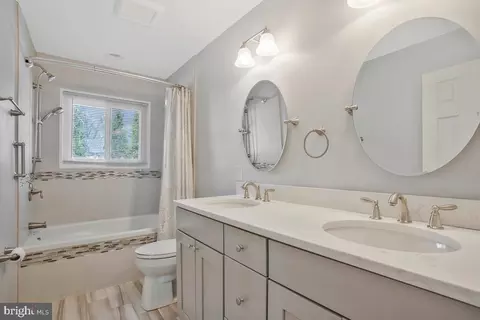 Bath - 11 Williams Dr, Annapolis, MD 21401 photo 1 of 2