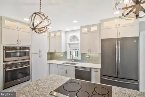 Kitchen - 11 Williams Dr, Annapolis, MD 21401 photo 5 of 8