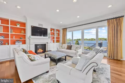 Living - 540 Sunset Rd, Annapolis, MD 21403 photo 2 of 4