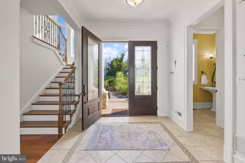 Entry Way - 540 Sunset Rd, Annapolis, MD 21403 photo 1 of 2