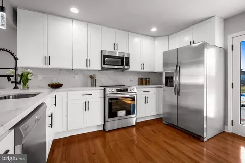 Kitchen - 2911 Gladnor Rd, Pasadena, MD 21122 photo 3 of 5