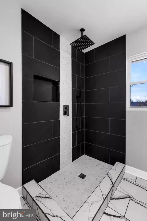 Bath - 2911 Gladnor Rd, Pasadena, MD 21122 photo 6 of 7