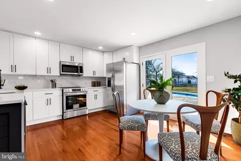 Kitchen - 2911 Gladnor Rd, Pasadena, MD 21122 photo 2 of 5