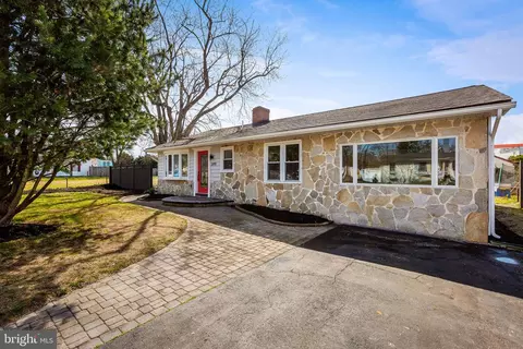 Exterior - 2911 Gladnor Rd, Pasadena, MD 21122 photo 1 of 2