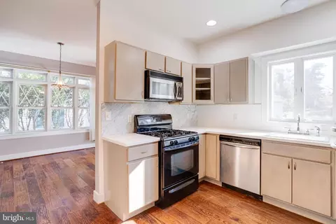 Kitchen - 552 Broadwater Rd, Arnold, MD 21012 photo 3 of 3