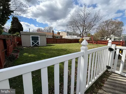 8436 Geneva Rd, Pasadena, MD 21122 photo 3