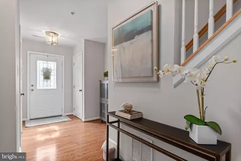 Entry Way - 606 Baystone Ct, Annapolis, MD 21409 photo 4 of 6
