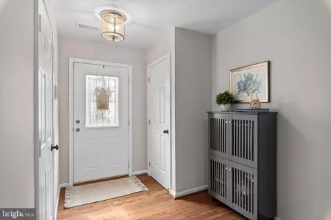 Entry Way - 606 Baystone Ct, Annapolis, MD 21409 photo 2 of 6