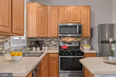 Kitchen - 606 Baystone Ct, Annapolis, MD 21409 photo 2 of 5