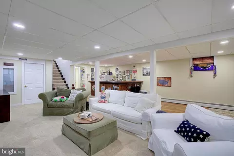 Living - 202 Kirchner Ct, Annapolis, MD 21401 photo 7 of 10