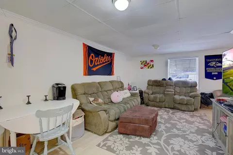 Living - 202 Kirchner Ct, Annapolis, MD 21401 photo 9 of 10