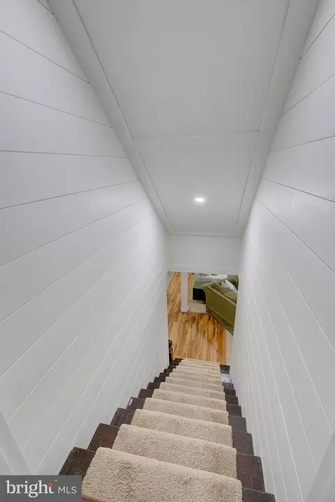 Entry Way - 202 Kirchner Ct, Annapolis, MD 21401 photo 2 of 3