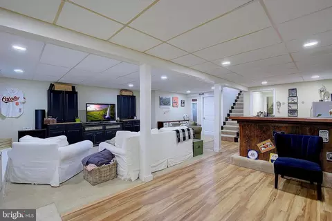 Living - 202 Kirchner Ct, Annapolis, MD 21401 photo 8 of 10