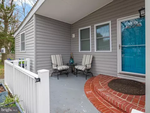 Exterior - 400 Stewart Ave, Arnold, MD 21012 photo 3 of 8