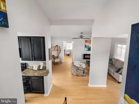 Entry Way - 400 Stewart Ave, Arnold, MD 21012 photo 2 of 2
