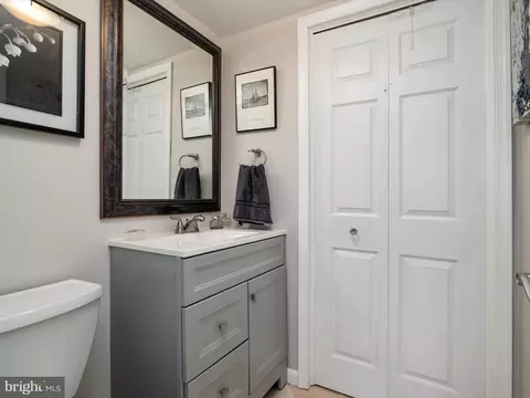 Bath - 400 Stewart Ave, Arnold, MD 21012 photo 3 of 3