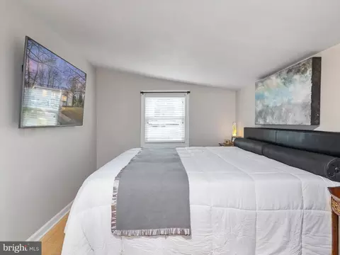 Bedroom - 400 Stewart Ave, Arnold, MD 21012 photo 2 of 6