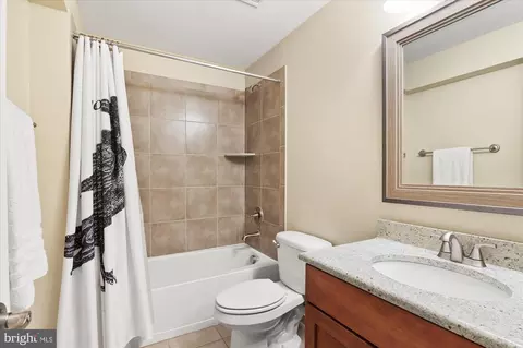 Bath - 1410 Triton, Edgewater, MD 21037 photo 7 of 7