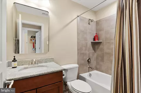 Bath - 1410 Triton, Edgewater, MD 21037 photo 6 of 7