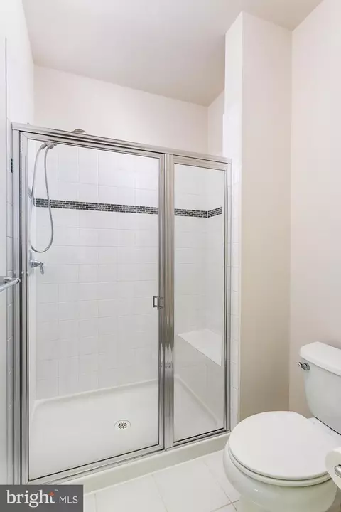 Bath - 1708 Spanish Oak Ct, Hanover, MD 21076 photo 3 of 4