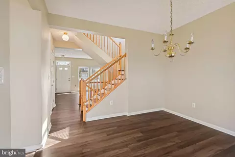 8322 Lyndhurst St, Laurel, MD 20724 photo 7