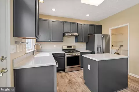 8322 Lyndhurst St, Laurel, MD 20724 photo 10