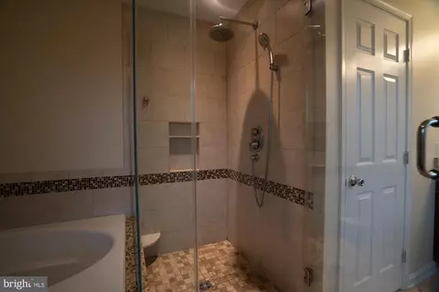 Bath - 507 Nectar Ct, Odenton, MD 21113 photo 4 of 5