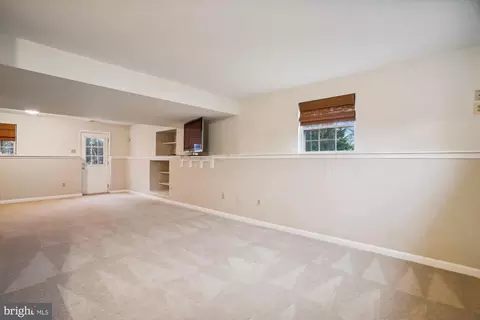 Living - 507 Nectar Ct, Odenton, MD 21113 photo 4 of 4