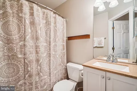 Bath - 507 Nectar Ct, Odenton, MD 21113 photo 5 of 5