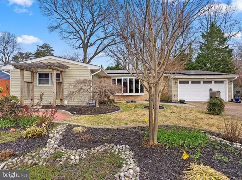 8 Marbury Rd, Severna Park, MD 21146