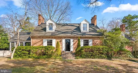 102 Askewton Rd, Severna Park, MD 21146