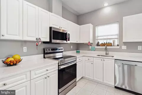 2323 Manomet Ct, Crofton, MD 21114 photo 9