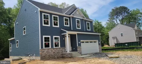 667 Powhatan Beach Rd, Pasadena, MD 21122