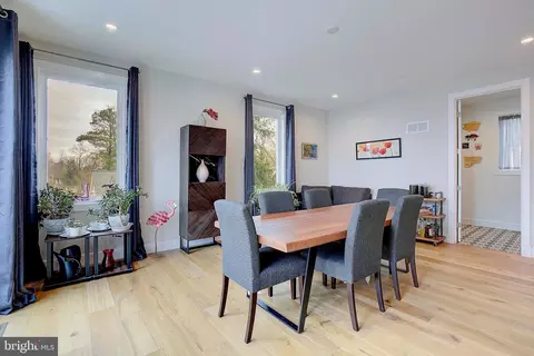 Dining - 3541 S River Ter, Edgewater, MD 21037 photo 2 of 4