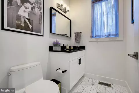 Bath - 3541 S River Ter, Edgewater, MD 21037 photo 1 of 8