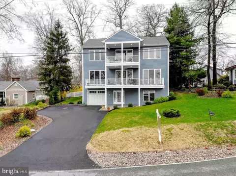 Exterior - 3541 S River Ter, Edgewater, MD 21037 photo 2 of 11