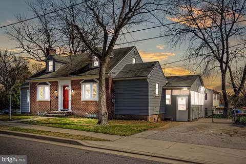 611 West Dr, Glen Burnie, MD 21061