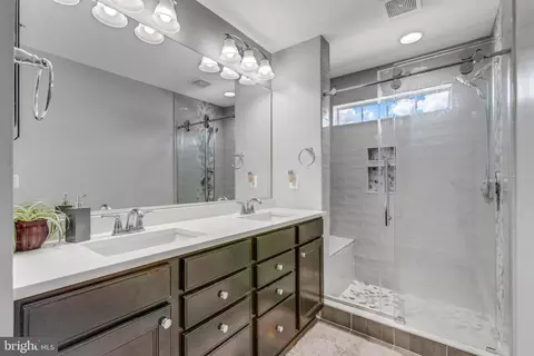 Bath - 7922 Silver Oak Rd, Hanover, MD 21076 photo 2 of 3