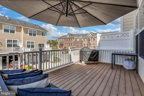 Exterior - 7922 Silver Oak Rd, Hanover, MD 21076 photo 3 of 5