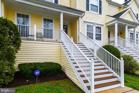 1646 Fallowfield Ct, Crofton, MD 21114 photo 3