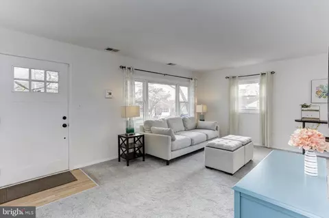Living - 2306 229th St, Pasadena, MD 21122 photo 2 of 10