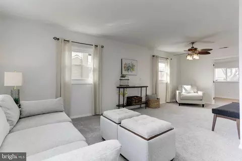 Living - 2306 229th St, Pasadena, MD 21122 photo 4 of 10