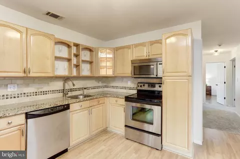 Kitchen - 2306 229th St, Pasadena, MD 21122 photo 5 of 5