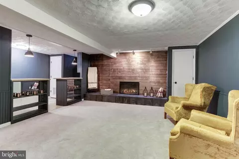 Living - 2306 229th St, Pasadena, MD 21122 photo 9 of 10