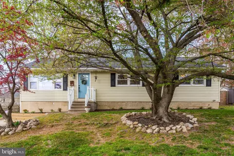 Exterior - 2306 229th St, Pasadena, MD 21122 photo 2 of 11
