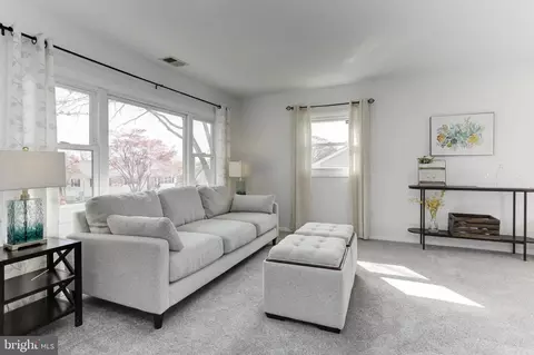 Living - 2306 229th St, Pasadena, MD 21122 photo 3 of 10