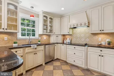 Kitchen - 609 Dunberry Dr, Arnold, MD 21012 photo 3 of 5